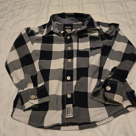 Lot of 2 boys size 6 shirts (OshKosh and Cat & Jack) - Picture 6 of 8